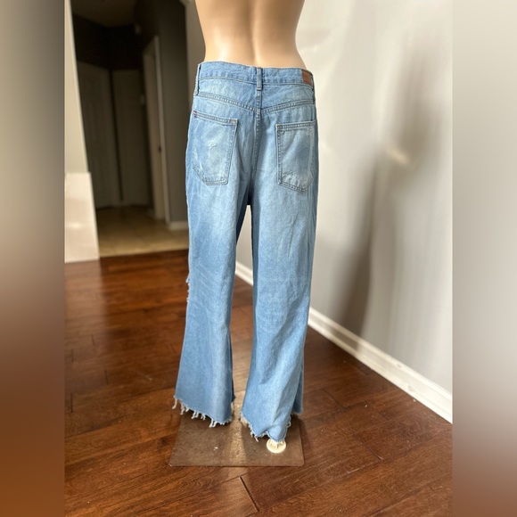 BDG Light Wash Skater Baggy Jeans - Picture 4 of 8